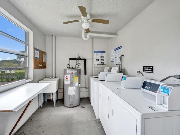 9480 Poinciana Pl 201, Davie FL 33324