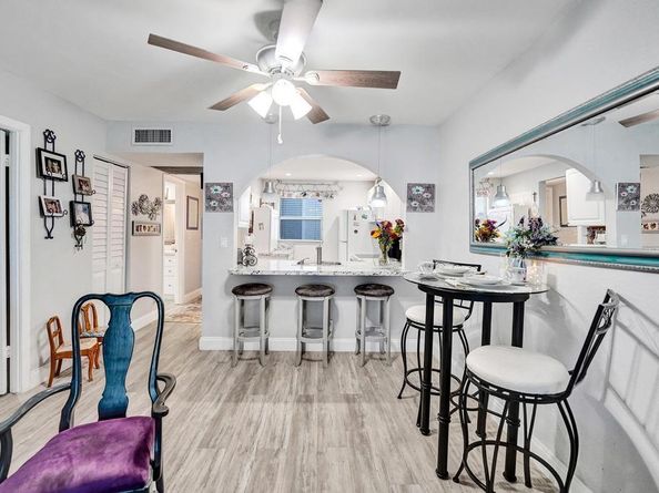9480 Poinciana Pl 201, Davie FL 33324