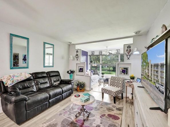9480 Poinciana Pl 201, Davie FL 33324