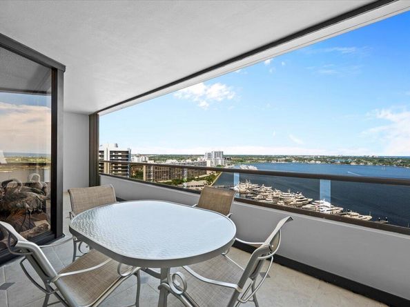 100 Lakeshore Drive 1854, North Palm Beach FL 33408