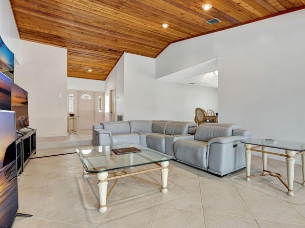 10960 NW 17th Place, Coral Springs FL 33071