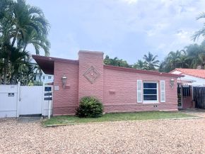 1111 N Victoria Park Road 14, Fort Lauderdale FL 33304