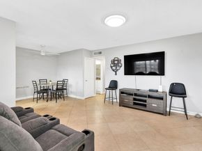 5300 Washington St D308, Hollywood FL 33021