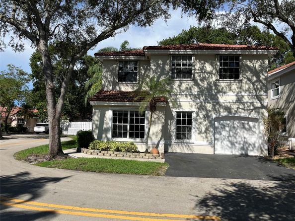 959 Azure Ln, Weston FL 33326