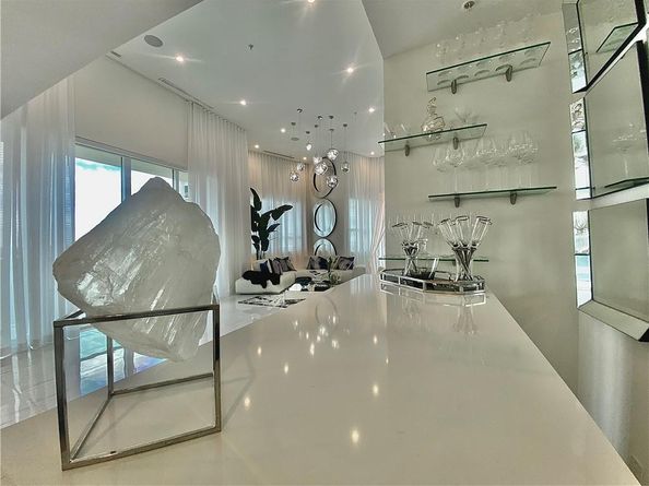 350 SE 2nd St GPH90, Fort Lauderdale FL 33301
