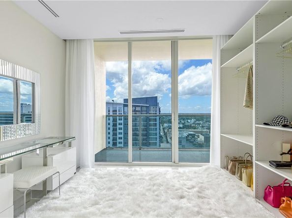 350 SE 2nd St GPH90, Fort Lauderdale FL 33301