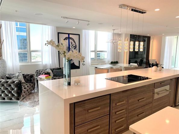 350 SE 2nd St GPH90, Fort Lauderdale FL 33301