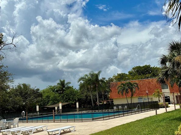 1638 S Coral Ter 1638, North Lauderdale FL 33068