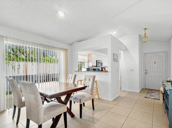 16 Commodore Place, Palm Beach Gardens FL 33418