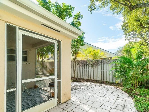 16 Commodore Place, Palm Beach Gardens FL 33418