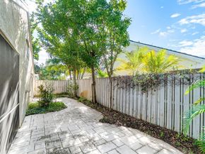 16 Commodore Place, Palm Beach Gardens FL 33418
