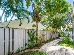 16 Commodore Place, Palm Beach Gardens FL 33418