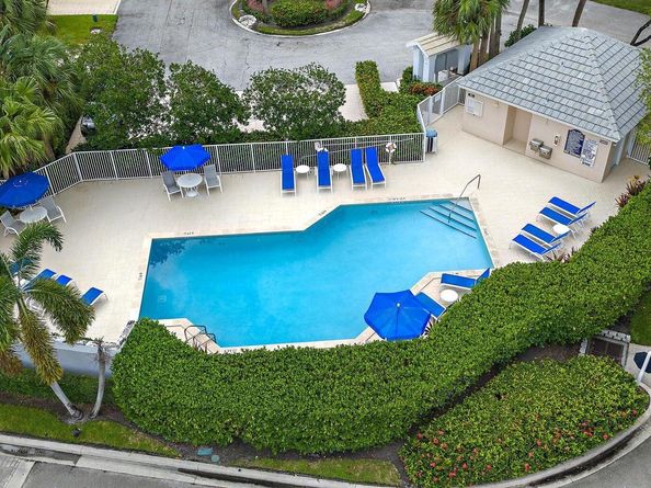 16 Commodore Place, Palm Beach Gardens FL 33418