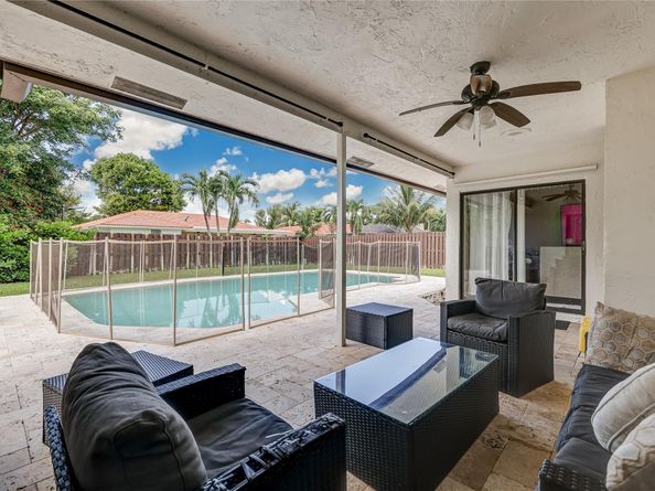1962 NW 110th Ln, Coral Springs FL 33071
