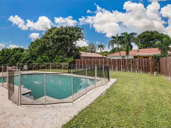 1962 NW 110th Ln, Coral Springs FL 33071