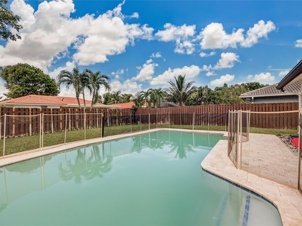 1962 NW 110th Ln, Coral Springs FL 33071