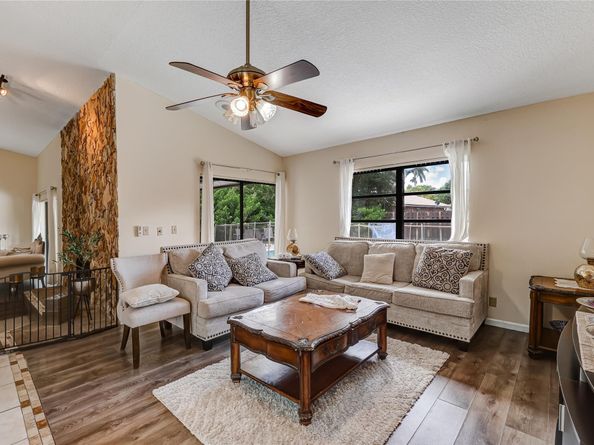1962 NW 110th Ln, Coral Springs FL 33071