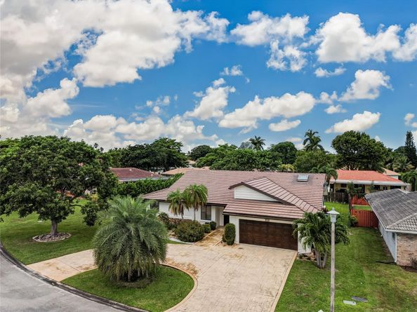1962 NW 110th Ln, Coral Springs FL 33071