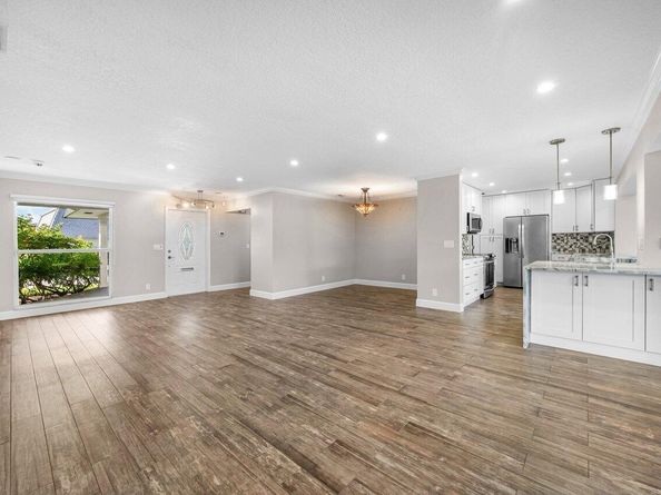 401 French Royale Circle, Atlantis FL 33462