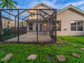 9358 Arborwood Cir, Davie FL 33328