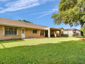 9226 NW 44th Ct, Coral Springs FL 33065