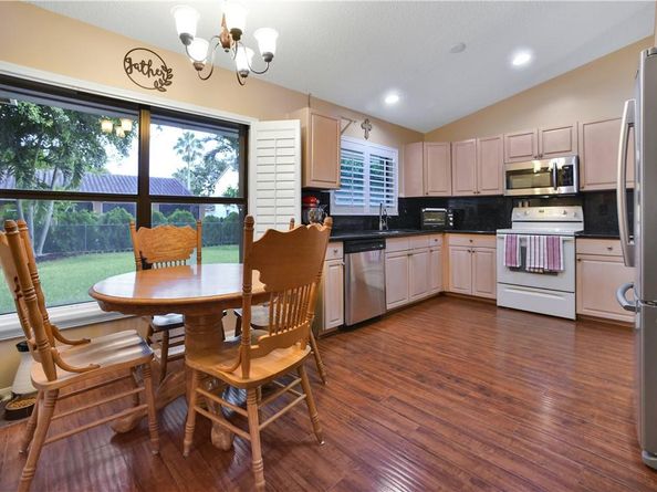 9226 NW 44th Ct, Coral Springs FL 33065