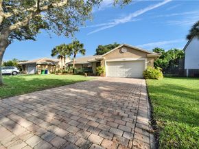 9226 NW 44th Ct, Coral Springs FL 33065