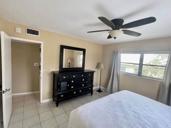 651 E Pine Dr 310, Pompano Beach FL 33060