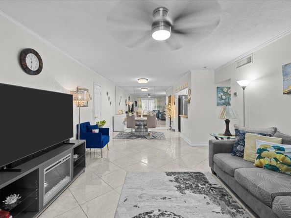 9845 Pineapple Tree Drive 108, Boynton Beach FL 33436