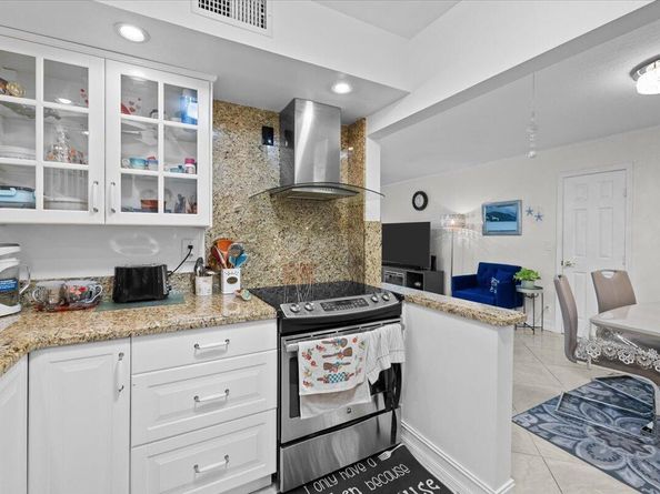 9845 Pineapple Tree Drive 108, Boynton Beach FL 33436