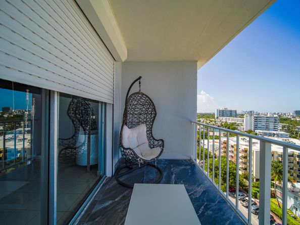 6900 Bay Drive 11i, Miami Beach FL 33141