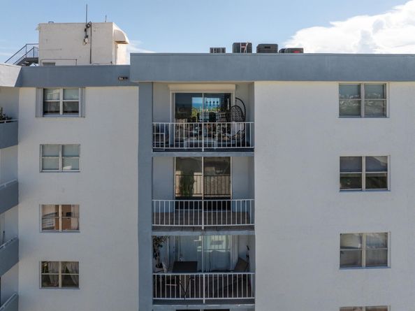 6900 Bay Drive 11i, Miami Beach FL 33141