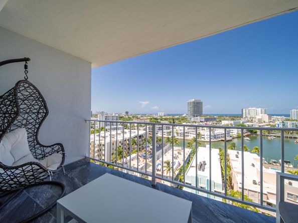 6900 Bay Drive 11i, Miami Beach FL 33141