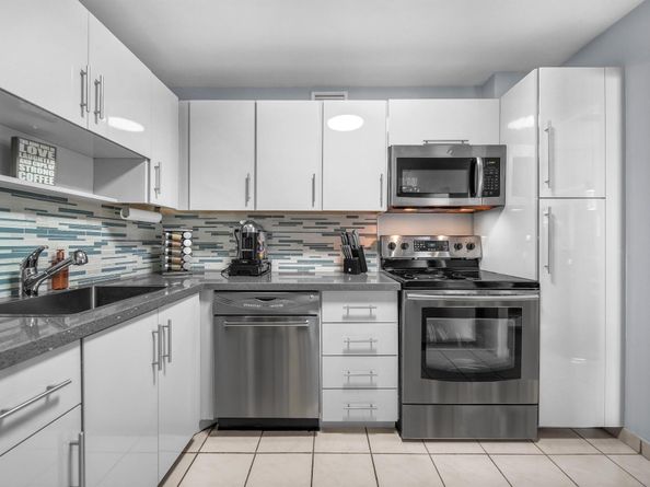 6900 Bay Drive 11i, Miami Beach FL 33141