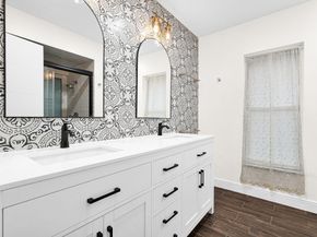 19915 NE 10th Place Way, Miami FL 33179