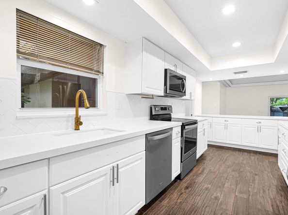 19915 NE 10th Place Way, Miami FL 33179