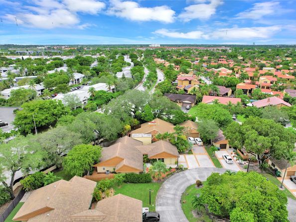 19915 NE 10th Place Way, Miami FL 33179
