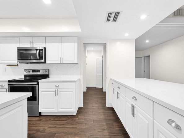 19915 NE 10th Place Way, Miami FL 33179
