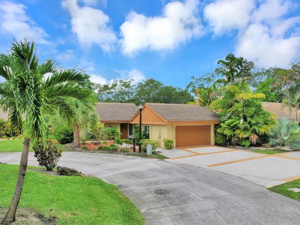 19915 NE 10th Place Way, Miami FL 33179