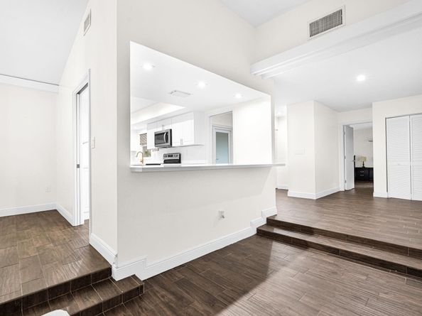 19915 NE 10th Place Way, Miami FL 33179