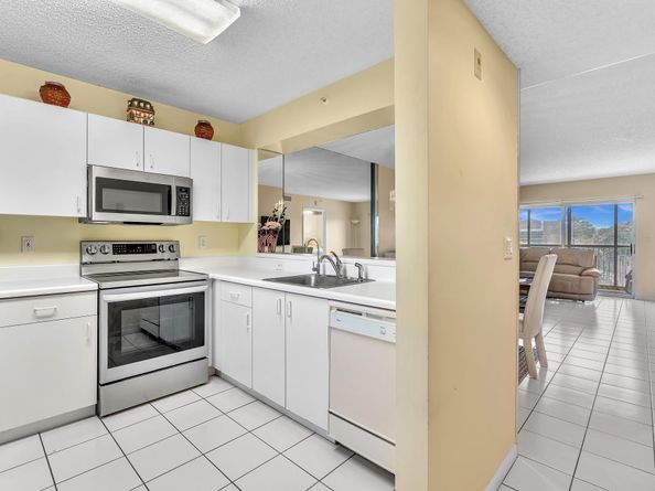 9560 Weldon Cir J413, Fort Lauderdale FL 33321