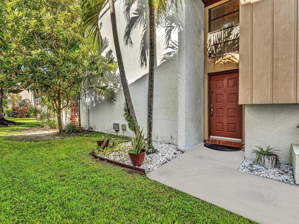 3008 Willow Ln 265, Hollywood FL 33021
