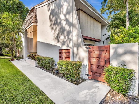 3008 Willow Ln 265, Hollywood FL 33021