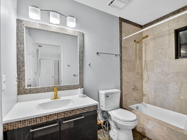 326 W Pine 19 Street 19, Lantana FL 33462