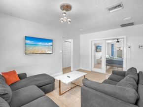1121 N 66th Ter, Hollywood FL 33024