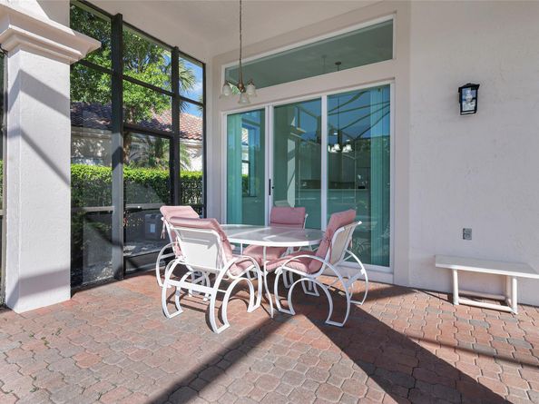 2690 Oakmont Drive, Weston FL 33332