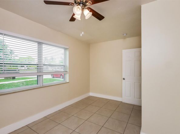 2230 SW 5th St, Fort Lauderdale FL 33312