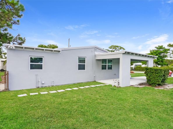 2230 SW 5th St, Fort Lauderdale FL 33312