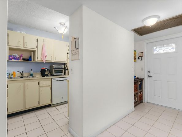 2918 NE 8th Ter 204, Wilton Manors FL 33334