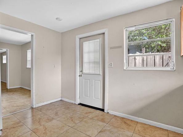 871 SW 10th St, Pompano Beach FL 33060